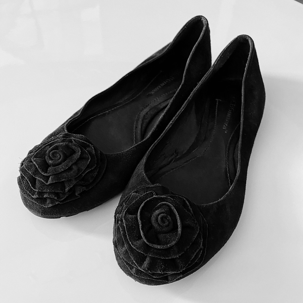BCBG Soft Suede Floral Flats Comfy 5.5 in Black
